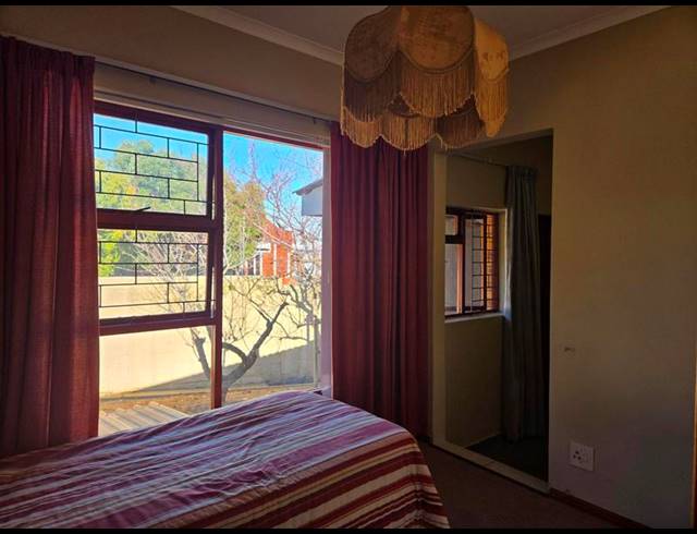 1 BEDROOM PROPERTY TO RENT IN PLATTEKLOOF 3